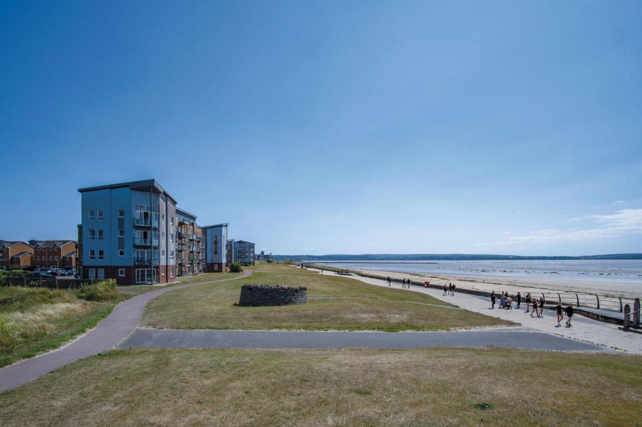 Beach View - 2 Bedroom Apartment - Llanelli Exterior photo